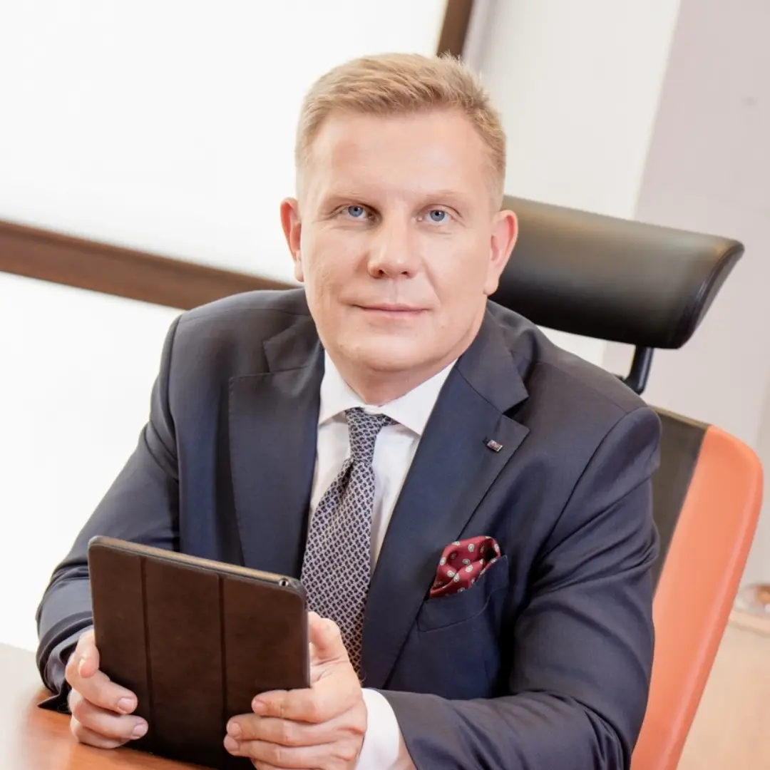Krzysztof Bramorski - radca prawny - specjalista prawa korporacyjnego - handlowego - prawa pracy - ekspert w dobrej fundacji